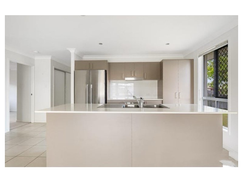 11 Hinze Circuit, Rural View QLD 4740