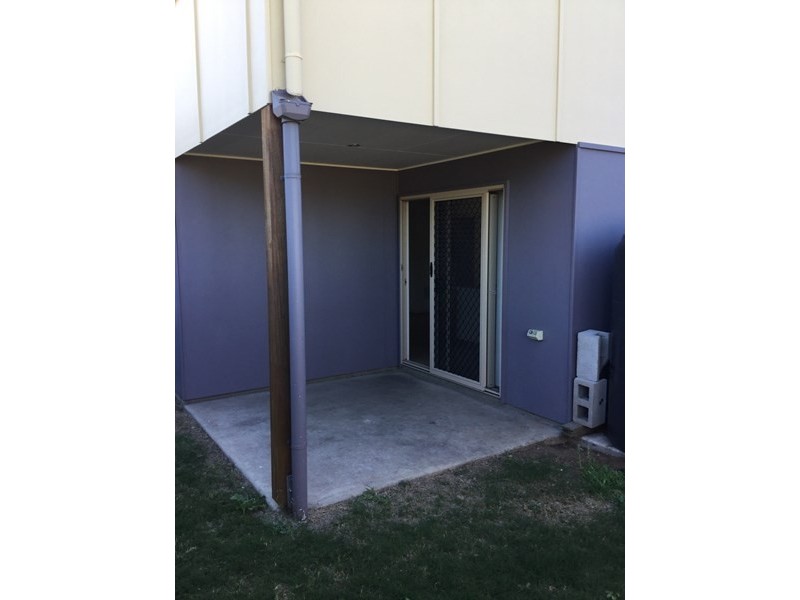 4/4 Menzies Court, Moranbah QLD 4744