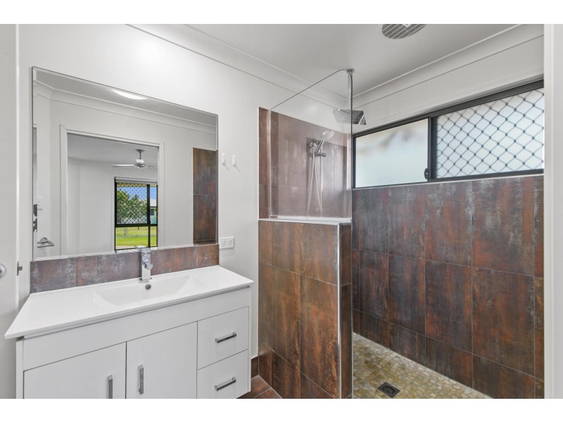 32 Sonoran Street, Rural View QLD 4740