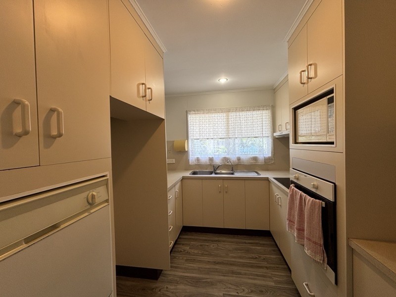 2 Harris Court, Moranbah QLD 4744