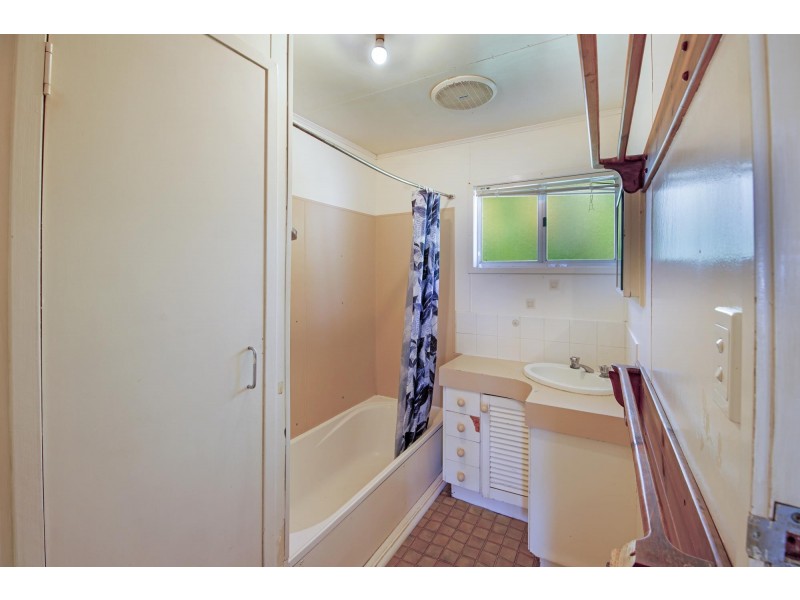 51 Beresford Crescent, Dysart QLD 4745