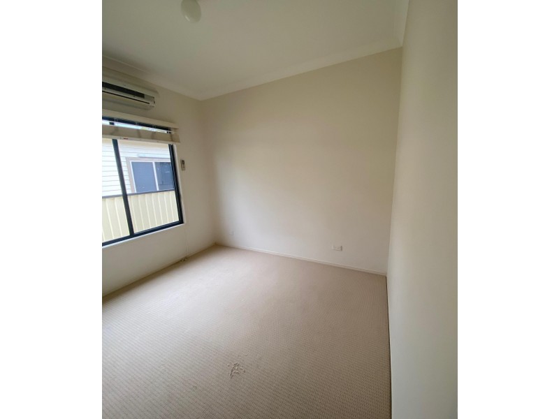 1/77 Beardmore Crescent, Dysart QLD 4745