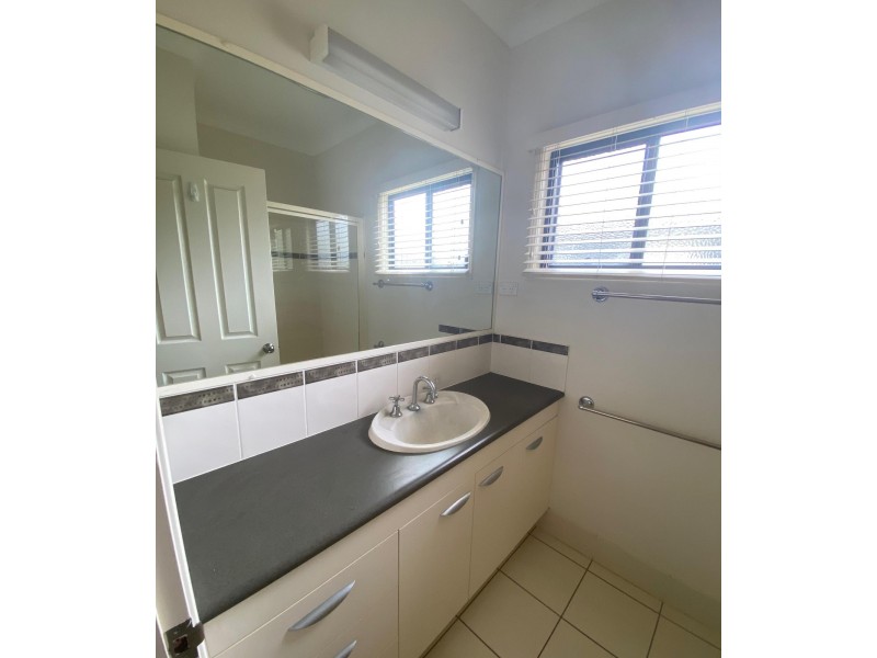 1/77 Beardmore Crescent, Dysart QLD 4745