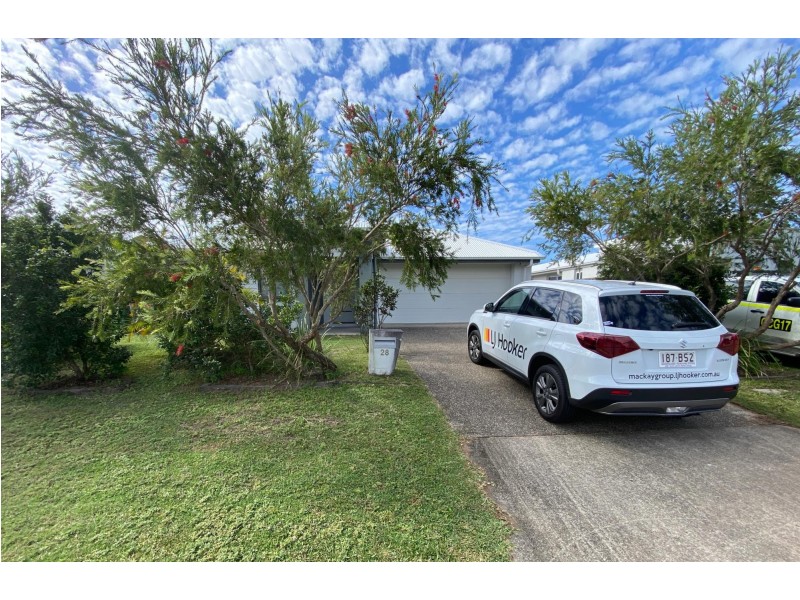 28 Scarborough Circuit, Blacks Beach QLD 4740