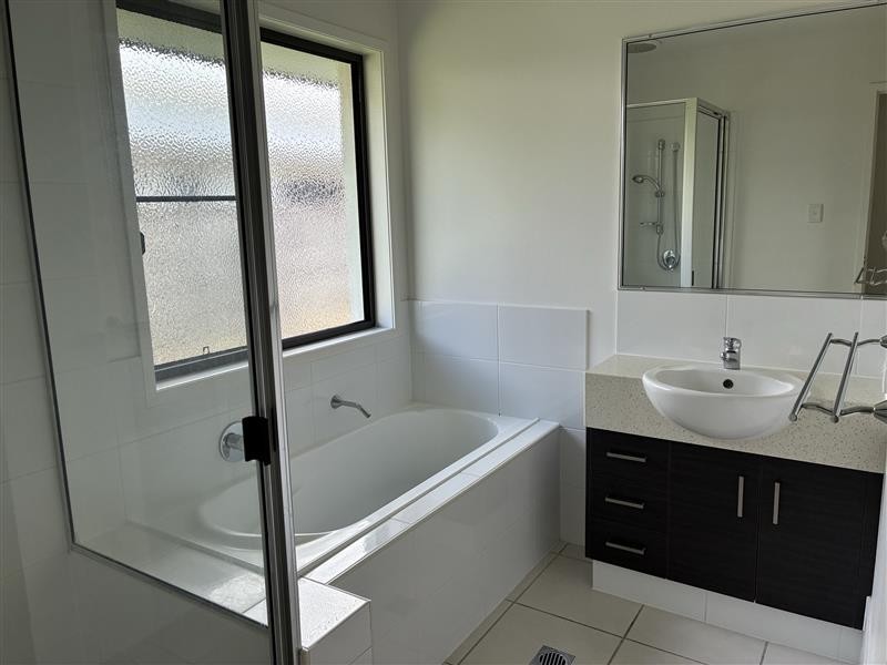 28 Scarborough Circuit, Blacks Beach QLD 4740