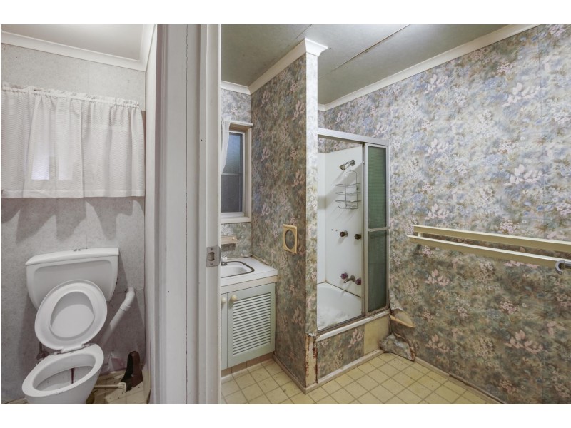 37 Barton Street, West Mackay QLD 4740