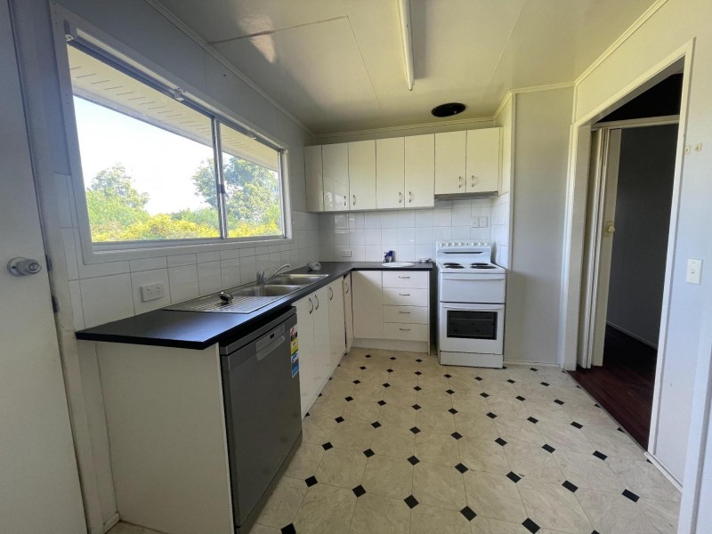 1 Eales Street, Dysart QLD 4745