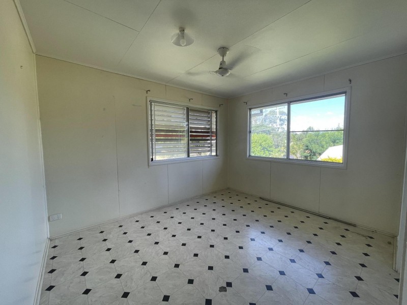 1 Eales Street, Dysart QLD 4745