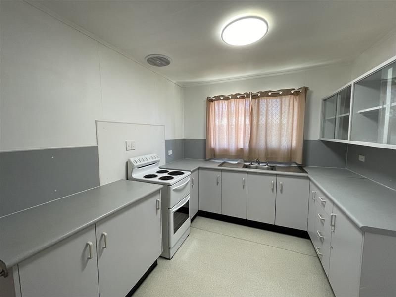 24 Beardmore Crescent, Dysart QLD 4745