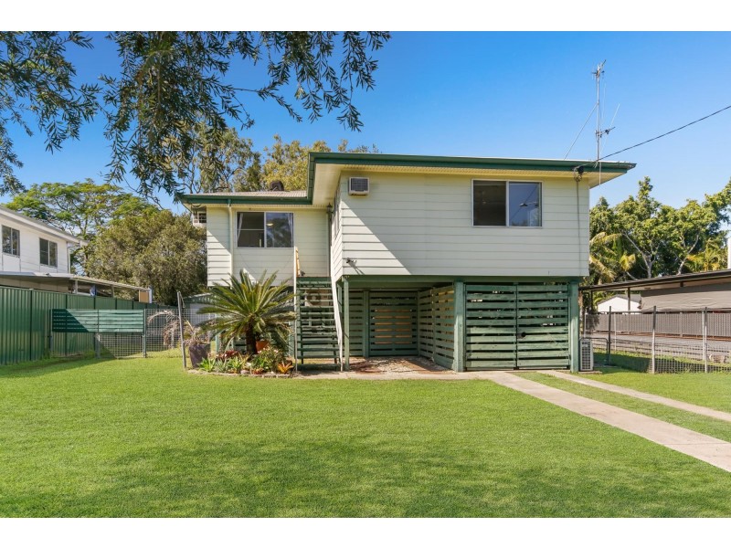 19 Brock Crescent, Dysart QLD 4745