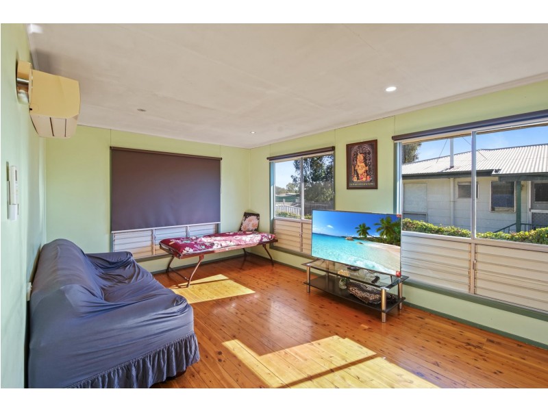 12 Munro Street, Moranbah QLD 4744