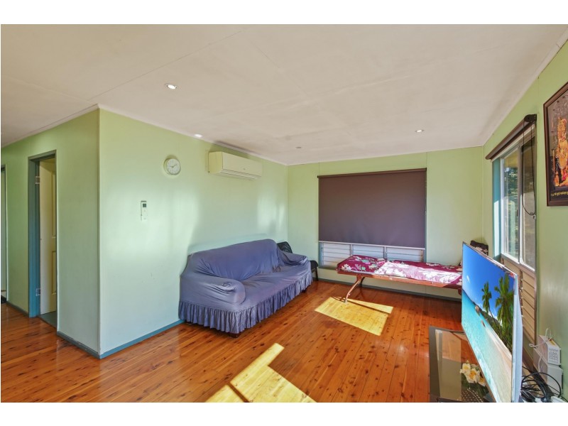 12 Munro Street, Moranbah QLD 4744