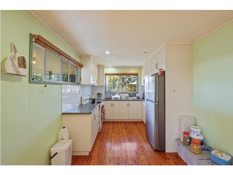 12 Munro Street, Moranbah QLD 4744