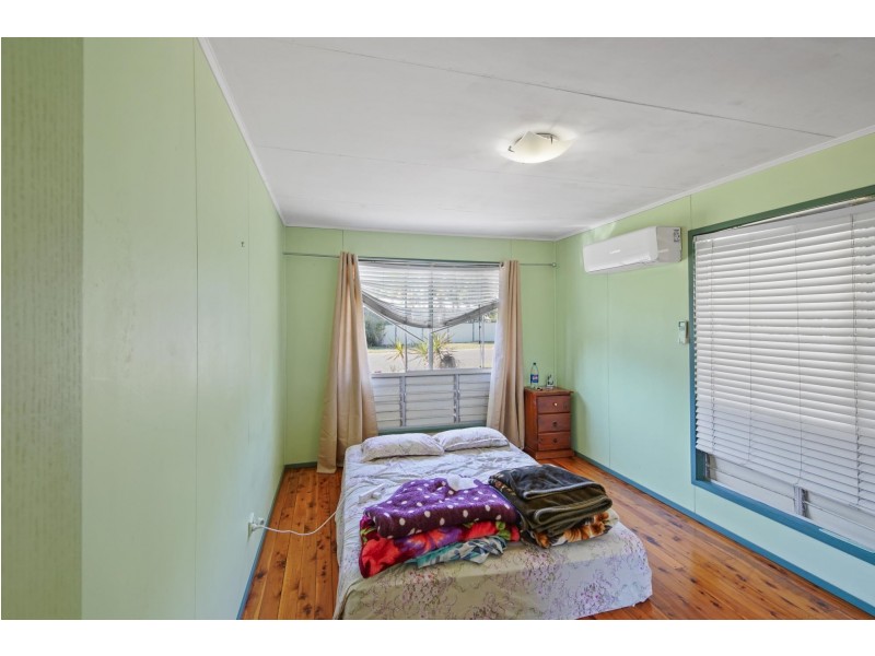 12 Munro Street, Moranbah QLD 4744