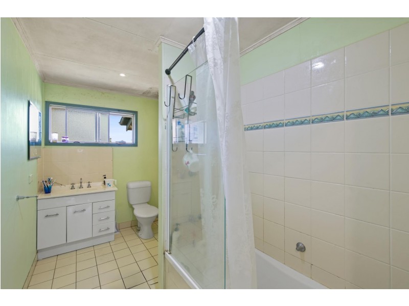 12 Munro Street, Moranbah QLD 4744