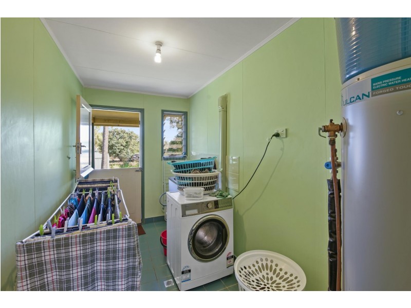 12 Munro Street, Moranbah QLD 4744