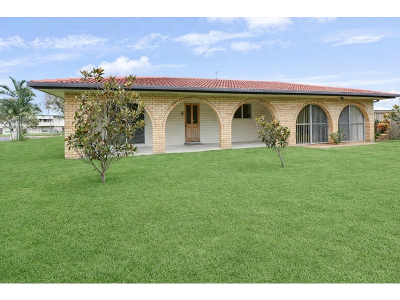 1 Bath Avenue, Ooralea QLD 4740