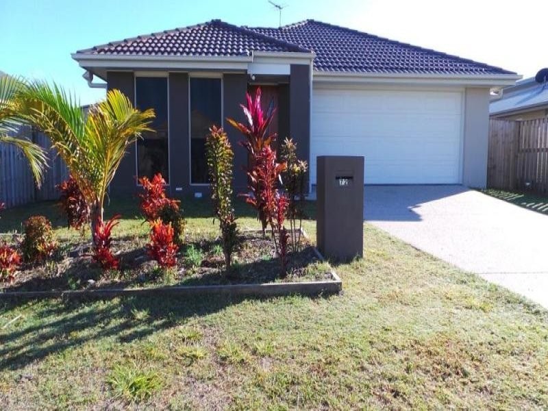72 Schooner Avenue, Shoal Point QLD 4750