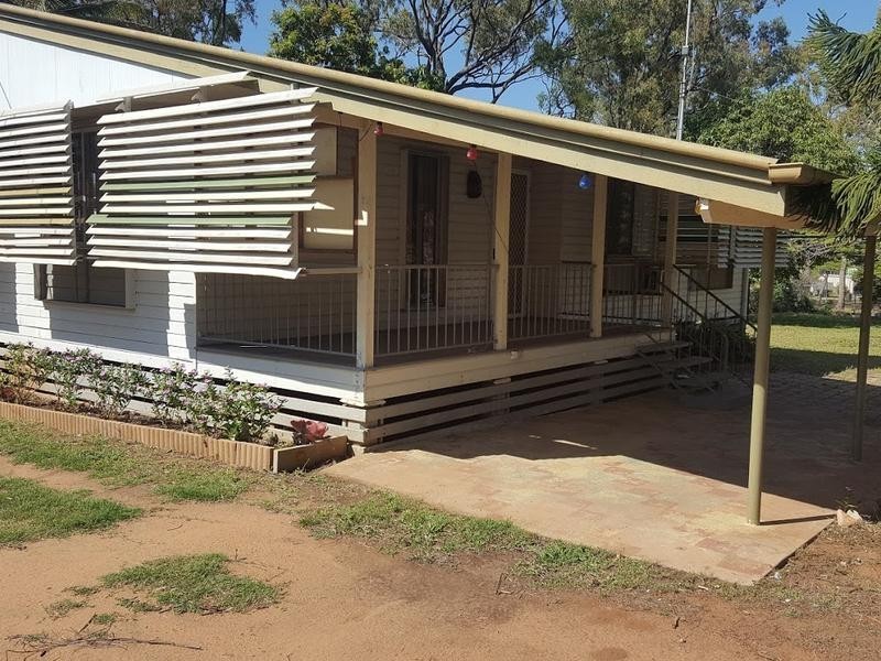 9 Sinnott Court, Moranbah QLD 4744