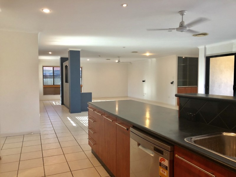 4 Kensington Court, Glenella QLD 4740
