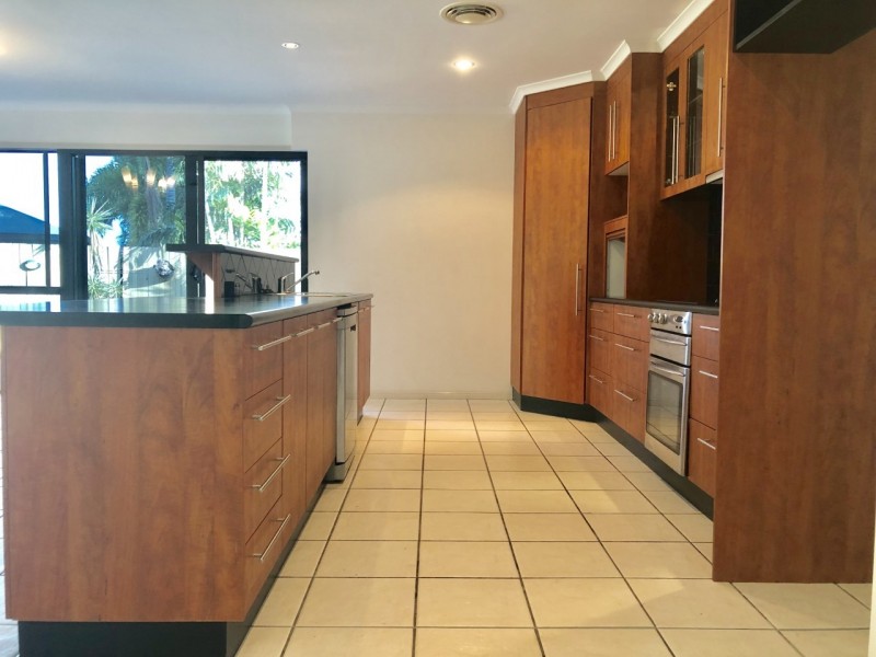 4 Kensington Court, Glenella QLD 4740