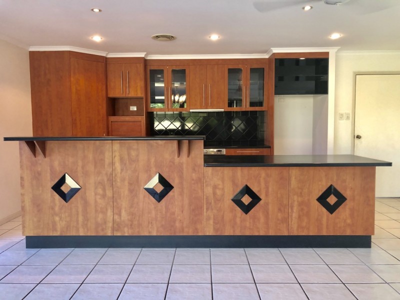 4 Kensington Court, Glenella QLD 4740