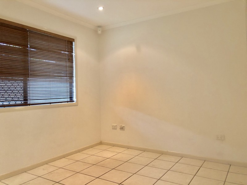 4 Kensington Court, Glenella QLD 4740
