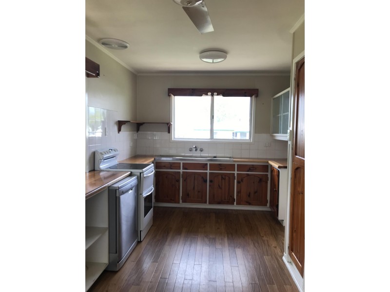 10 Harris Court, Moranbah QLD 4744