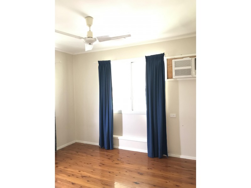 10 Harris Court, Moranbah QLD 4744