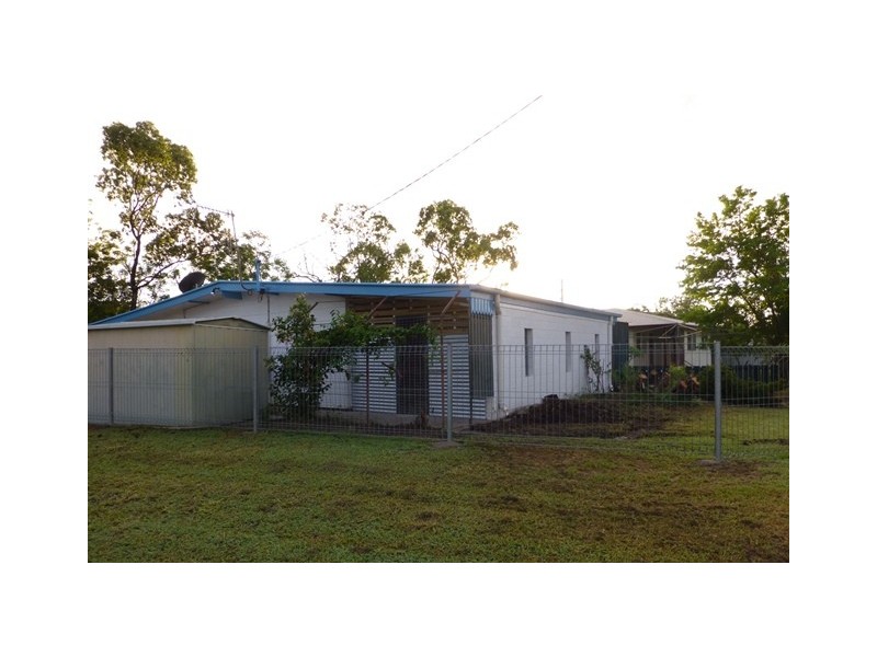 29 Shannon Crescent, Dysart QLD 4745
