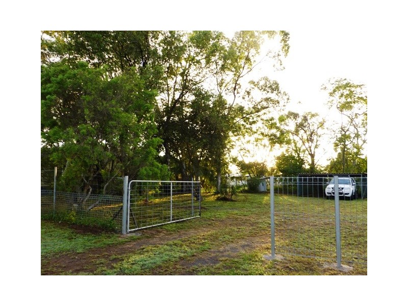 29 Shannon Crescent, Dysart QLD 4745