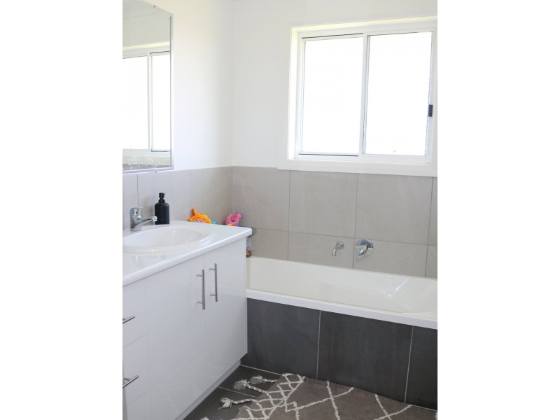 5 Malibu Dr, Goondiwindi QLD 4390