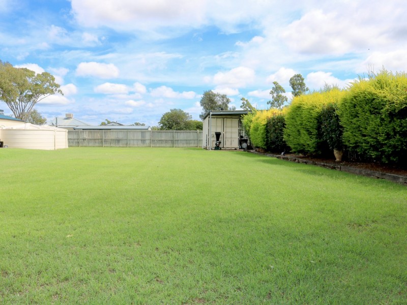 2 Macintyre Street, Inglewood QLD 4387