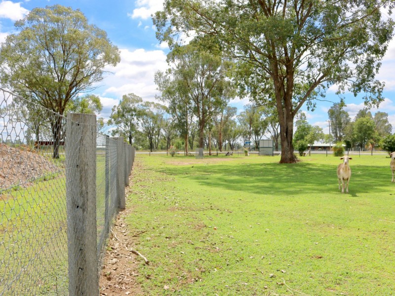 2 Macintyre Street, Inglewood QLD 4387