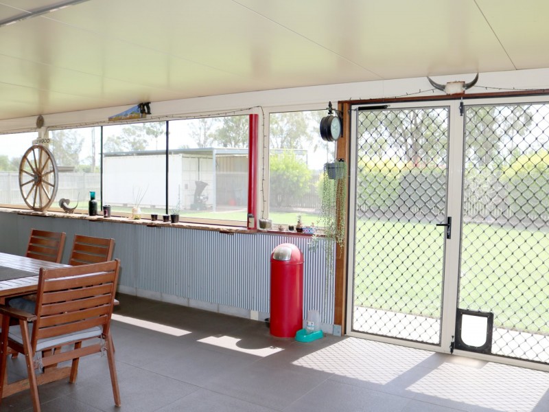 2 Macintyre Street, Inglewood QLD 4387