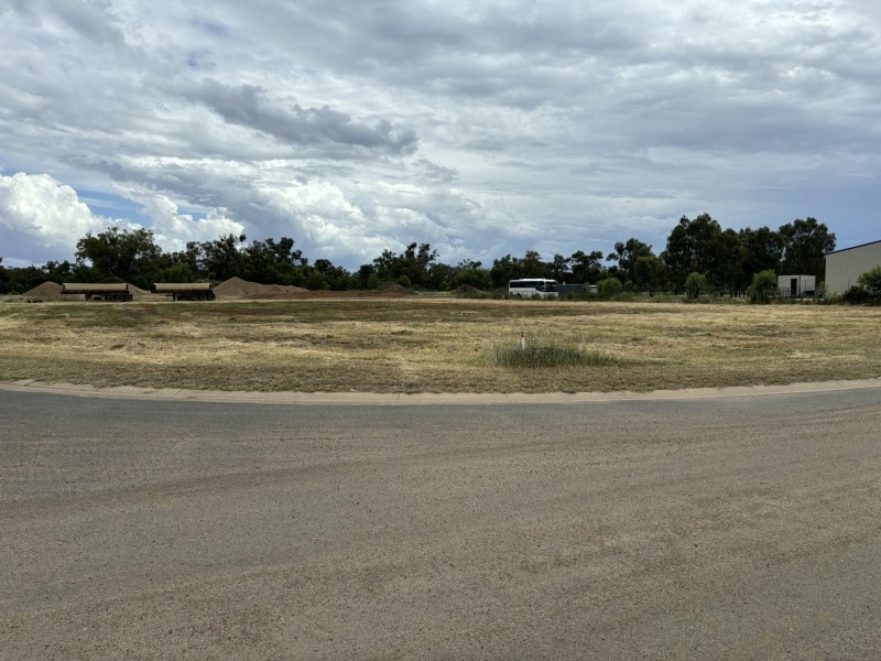 10B Henderson Rd, Goondiwindi QLD 4390