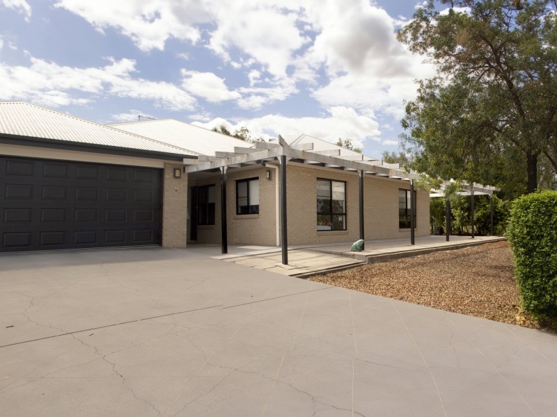 9 Paul-Bradley Dr, Goondiwindi QLD 4390