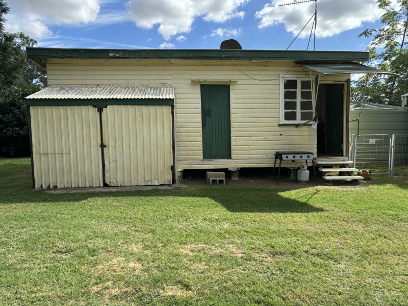 4 George St, Bungunya QLD 4494