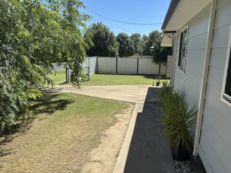 1 Kurrajong Crescent, Goondiwindi QLD 4390