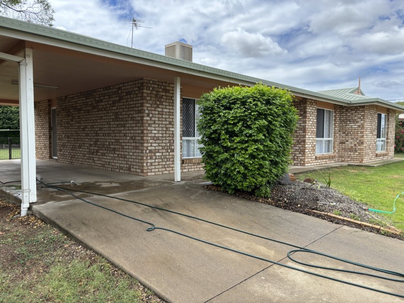 31 Charles Ave, Goondiwindi QLD 4390