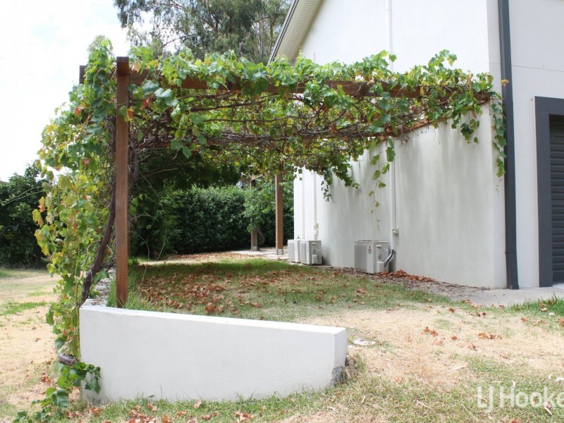 16 Russell Street, Goondiwindi QLD 4390