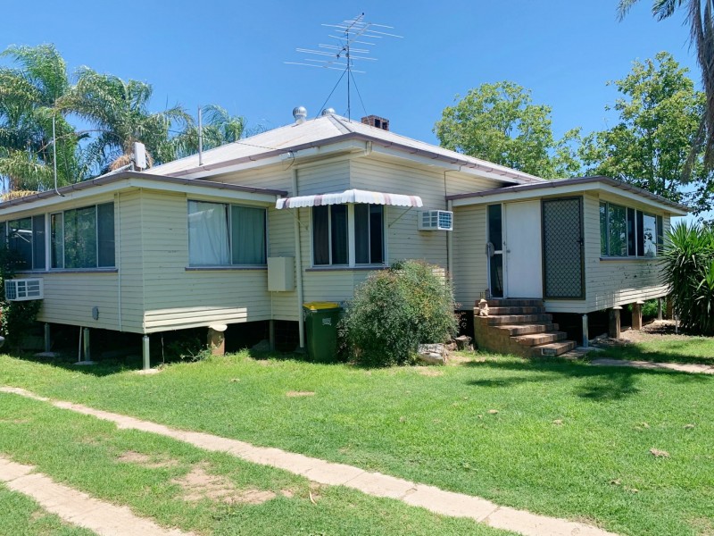 8 Eena Street, Yelarbon QLD 4388