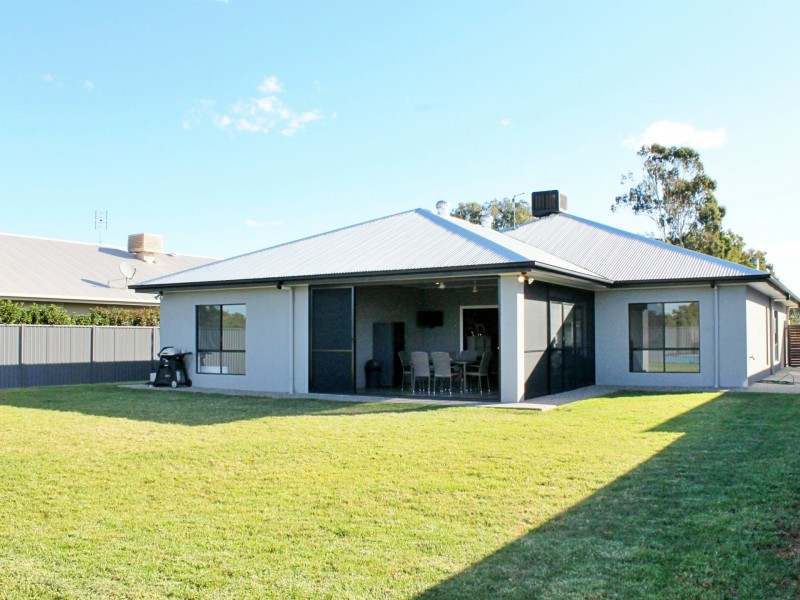 16 Lilly Drive, Goondiwindi QLD 4390