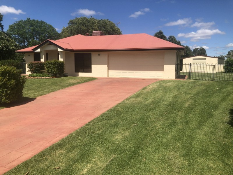 13 Peters Place, Goondiwindi QLD 4390