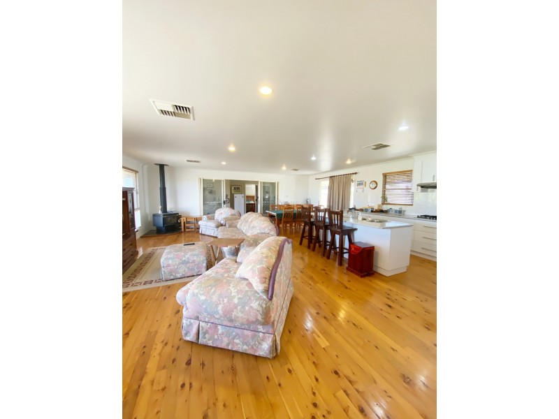 16 Glenoak Rd, Goondiwindi QLD 4390