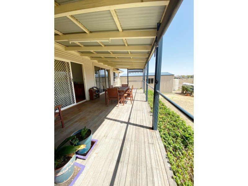 16 Glenoak Rd, Goondiwindi QLD 4390