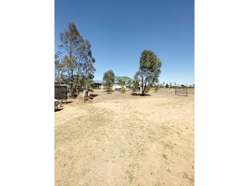 16 Glenoak Rd, Goondiwindi QLD 4390