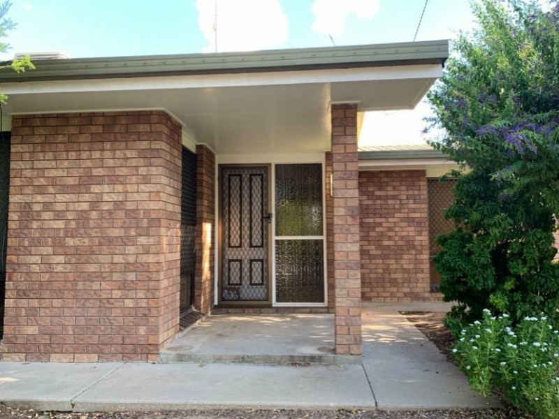 2 Winton Street, Goondiwindi QLD 4390