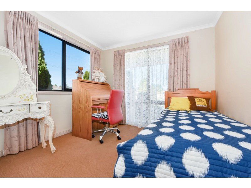 2 Wintercole Court, Newnham TAS 7248