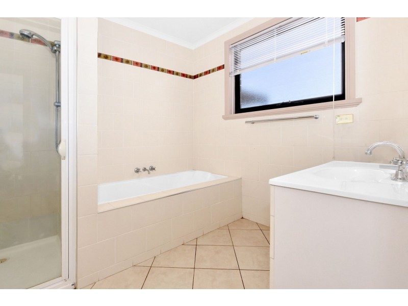 2 Wintercole Court, Newnham TAS 7248